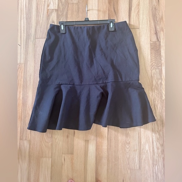 Ralph Lauren fit and flare ruffled  elastic pull on skirt. - Picture 1 of 5